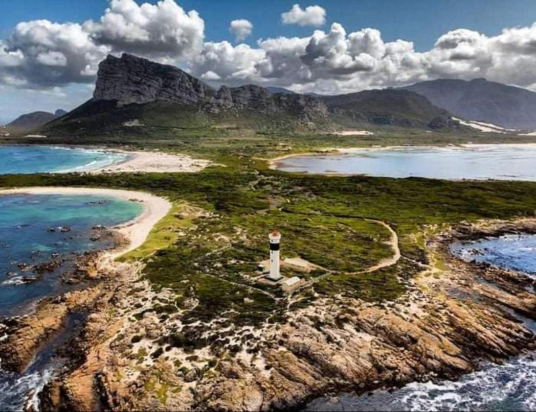 Klipwerf Bettys Bay Apartment Bagian luar foto